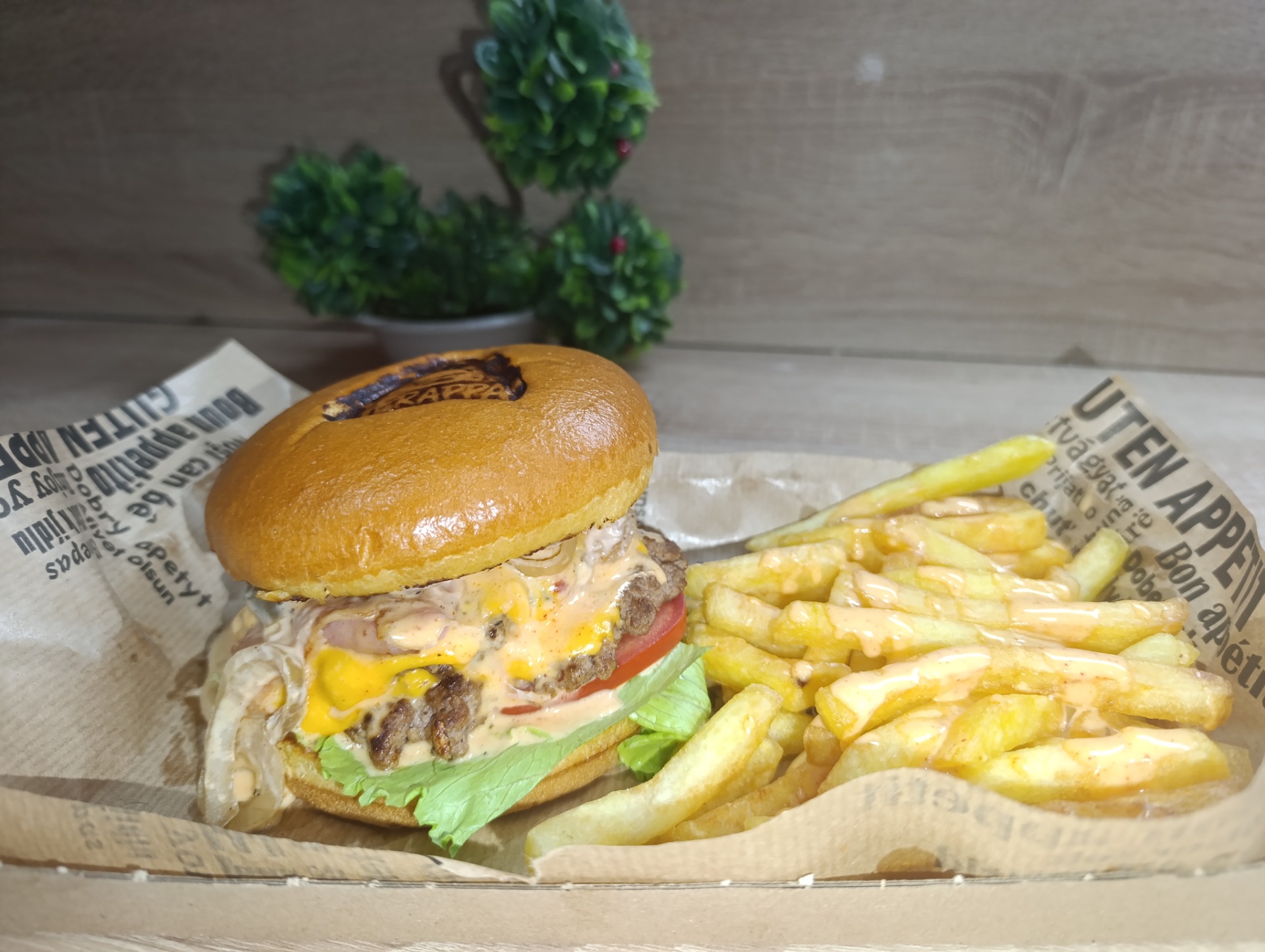 GHOST BURGER 3000Ft  Menü +800Ft